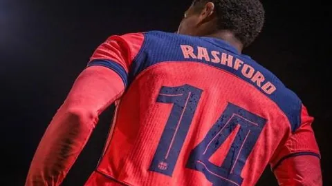 曼联门将一月内化险为夷，连续扑出阿森纳点球，口碑逆袭成英雄